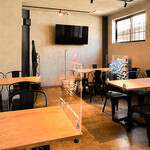 カフェ ダイニング バー ラフ - テーブル