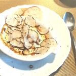 La Brianza - トリュフのグラタンピエモンテ風イタリアウンブリア州産サマートリュフ。何回食べてもおいしいトリュフグラタン、上質で間違いない組み合わせが皆を虜にしている気がする。シグネチャーメニューにして人気メニュー☆
