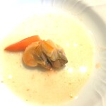 La Brianza - あおやぎ。知ってはいたけど食べたことなかった貝、食べ応えあってキモの旨みもしっかり。飲み込むのが名残惜しかったわぁ～ 火入れ弾力が絶妙☆