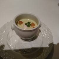 メゾン ポール・ボキューズ - そら豆の冷たいポタージュ