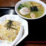 食堂冨士 - 中華そばと炒飯