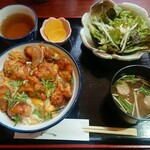 浜の味のひら - 料理写真:から揚げ卵とじ丼¥870-