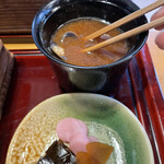 志じみ茶屋 湖舟 - 赤出汁、香物