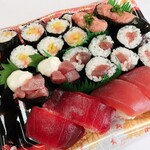 小僧寿し - 料理写真:まんぷくまぐろ三昧盛