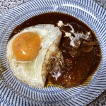 時金屋 - 煮込みハンバーグは目玉焼き付き♪
