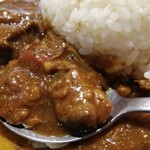 あか牛焼肉専門 和牛一頭流 肉萬 - 牛すじカレー