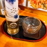 Shirin Yoichi - ジャスミン茶¥500。お湯のポットも持ってきてくれ、何杯も陶器の茶こしで飲める(^^)