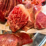 和牛放題の殿堂 秋葉原 肉屋横丁 焼肉 - 