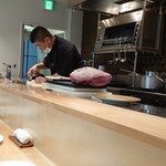 銀座 大石 - 大石さん結構機敏に動く( ´艸｀)