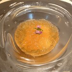 銀座 大石 - バフンウニのコンソメゼリー寄せ、カリフラワーのムース