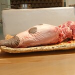 銀座 大石 - これをこれから処理をして焼きます