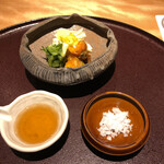 馳走 啐啄一十  - 渡り蟹(佐賀県産)の身と内子、胡瓜&金魚草 山葵を溶いた土佐酢で