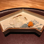 馳走 啐啄一十  - 炭火炙り虎魚(広島県豊島産、3日寝かせ)
      →更に少し炙って香ばしさを纏った虎魚も…抜群の旨味が口の中で迸ります！