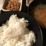 ヒロミ - ご飯に納豆に味噌汁付き。