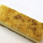 たるみ製菓 - チーズケーキ、スティックタイプ。しっとりサクッとしたクッキー生地、少し塩味が甘み増してます。