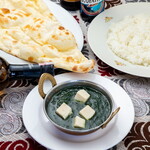 Jana Indian Restaurant - 料理写真:ほうれん草チーズカレー