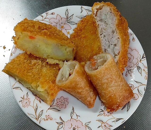 伊藤精肉店 - 中豊（コロッケ）の写真