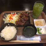 Tsukishima Monja Montama - お昼の定食  ハラミ定食  900円税込