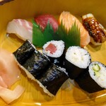 Sakae Sushi - 令和3年4月 ランチタイム
                        すし定食(きつねうどん付) 900円