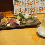 魚屋ひでぞう - お造り盛り合わせ7種 ＆ 冷酒（大信州 辛口純米）