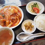 中華飯店 孔雀 - 酢豚750円＋定食セット(小盛ライス)170円