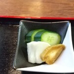 一休庵 - カツ丼についてるお新香