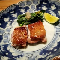 とり茶太郎 - 名古屋コーチン　雌10か月。長期飼育の大変貴重なコーチン。むぎゅぎゅぎゅ～とした歯ごたえが最高。うまい！！　何とか菜にかけた玉葱ドレッシングが美味