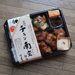 TSUKADA FARM TOKYO - 若鶏のチキン南蛮弁当　860円