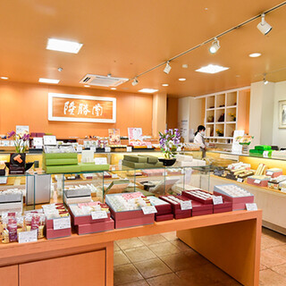 We carry representative confections that have been loved for many years, popular Cream Puffs, and more.