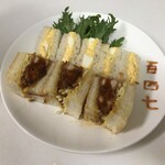 がばちょ - たまごサンド（550円） ●カツサンド（700円）　盛り付けてる量は少なめね！