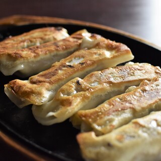 Grilled Xiaolongbao, jumbo fried Gyoza / Dumpling, etc...our proud handmade Dim sum is very popular◎