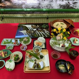 川床ランチ ディナー 会席料理 竹 18 150円 税サ込 11月30日まで 京 貴船ひろや 鞍馬 懐石 会席料理 食べログ