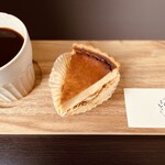 ココン カフェ&ギャラリー - 【2021年４月28日】この日に購入した『チーズケーキ』。