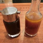 レストラン・サカキ - 卓上の調味料です