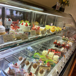 ガトー・デュラ・メール・スリアン - 陳列のケーキ