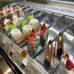 ガトー・デュラ・メール・スリアン - 陳列のケーキ