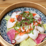Water octopus steamed with plum shiso
