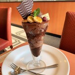 デニーズ - GODIVA チョコレートサンデー。1208円