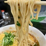 自家製麺 いづみ - 麺リフト