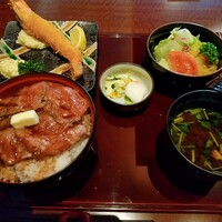 赤坂 津つ井 総本店 - 
