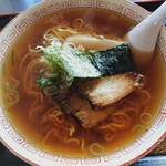 満州ニラら～めんの店 さかえや - 中華そば（中）