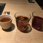 Matsuo Jingisukan Shinjuku Sanchoumeten - 温かいコーン茶、アイスウーロン茶、ぶどうジュース