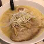 Uo bei - 鶏白湯ラーメン 352円