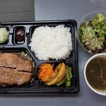 肉料理と赤ワイン ニクバルダカラ - 