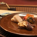 緒方 - 山口産 赤貝
      三河産 たいらぎ貝
      余市産 ホッキ貝