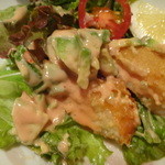 晴れ家 - 海老カツとアボガドのオーロラソースかけアップ