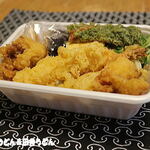 丸亀製麺 - 4種の天ぷらと定番おかずのうどん弁当