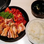 焼肉レストラン 安楽亭 - 満腹定食