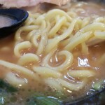 横浜家系らーめん 武術家 - 酒井製麺の麺