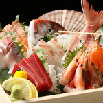 Assortment of 7 fresh fish sashimi
